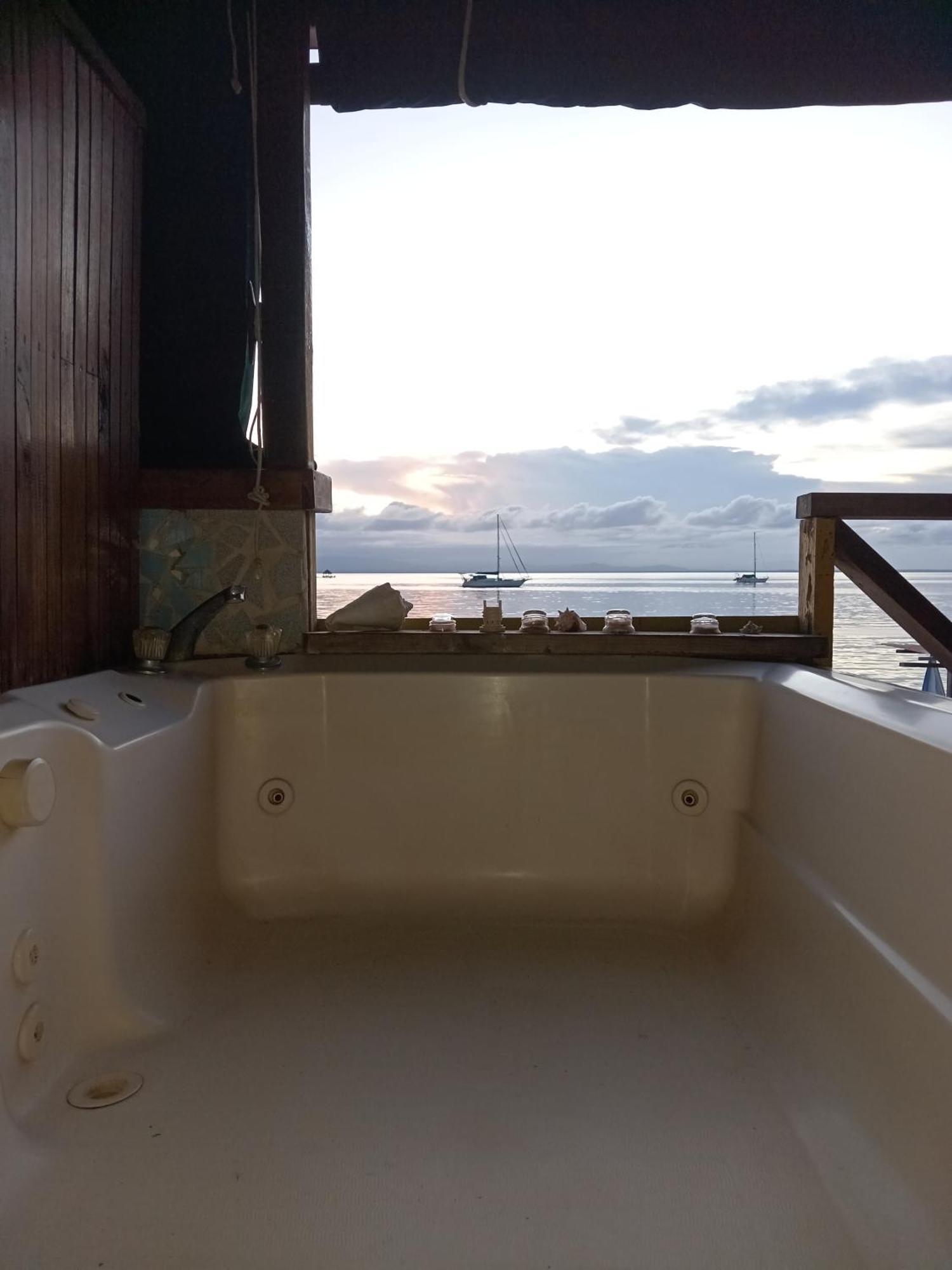Villa Bahia Del Sol 博卡斯德尔托罗 外观 照片